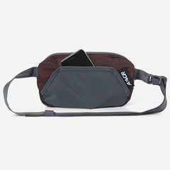 Duurzame heuptas 100% gerecycled. Meerdere vakken. Kleur Maroon