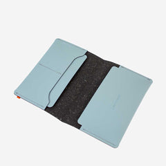 Duurzaam Relatiegeschenk - 
Paspoorthoes Gerecycled leer