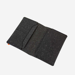 Duurzaam Relatiegeschenk - 
Paspoorthoes Gerecycled leer