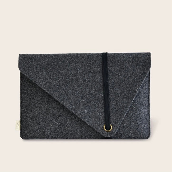 Laptophoes gerecycled vilt 13 inch - Made out of